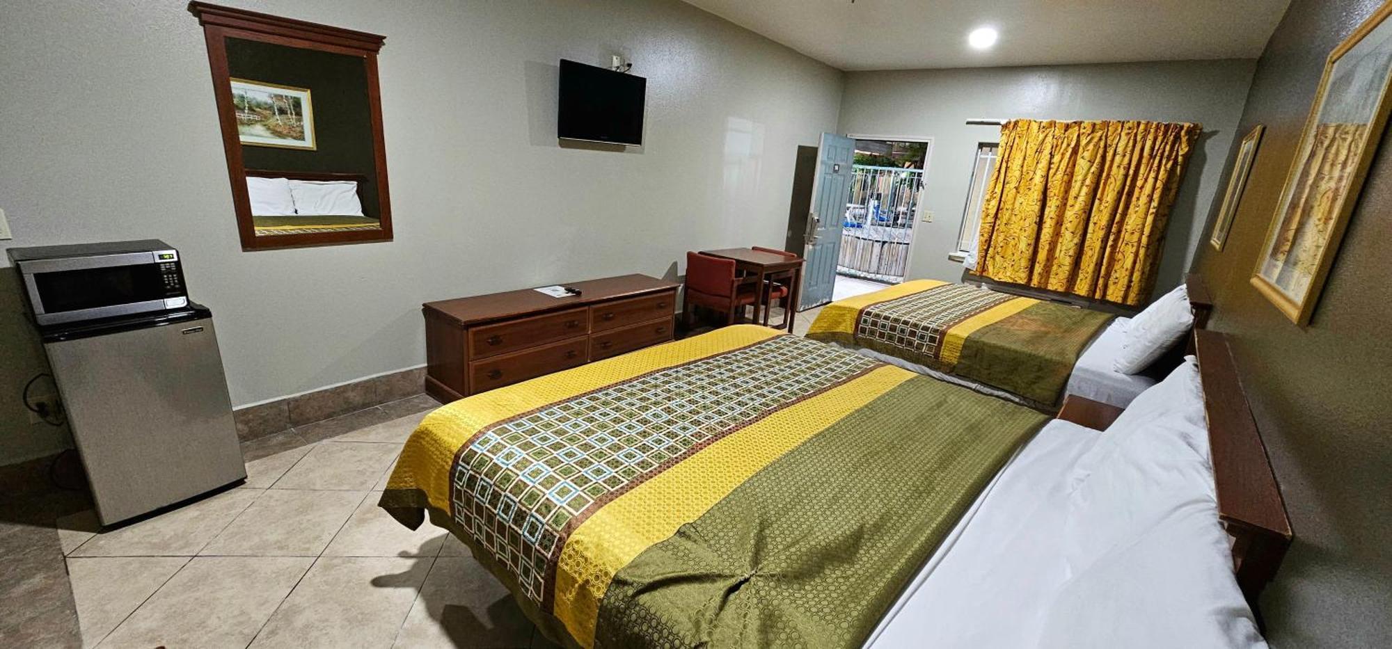 Texas Inn And Suites Rgv Edinburg Bagian luar foto