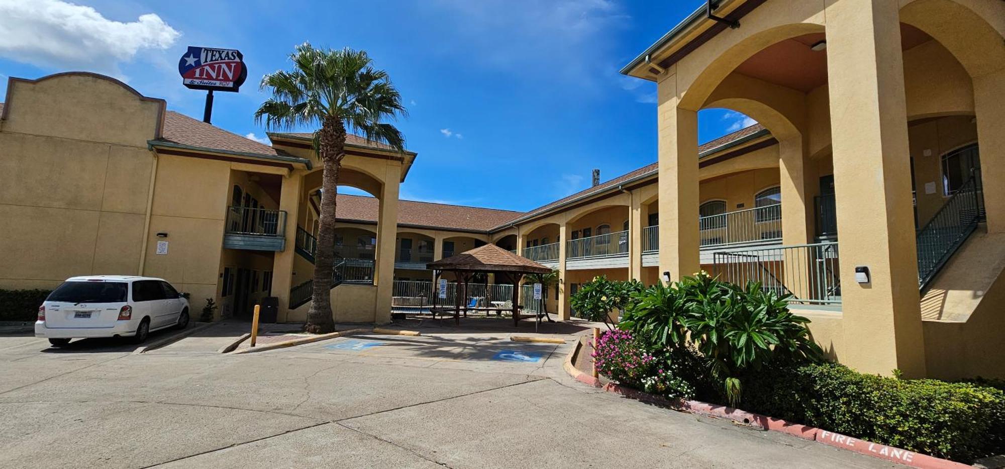 Texas Inn And Suites Rgv Edinburg Bagian luar foto