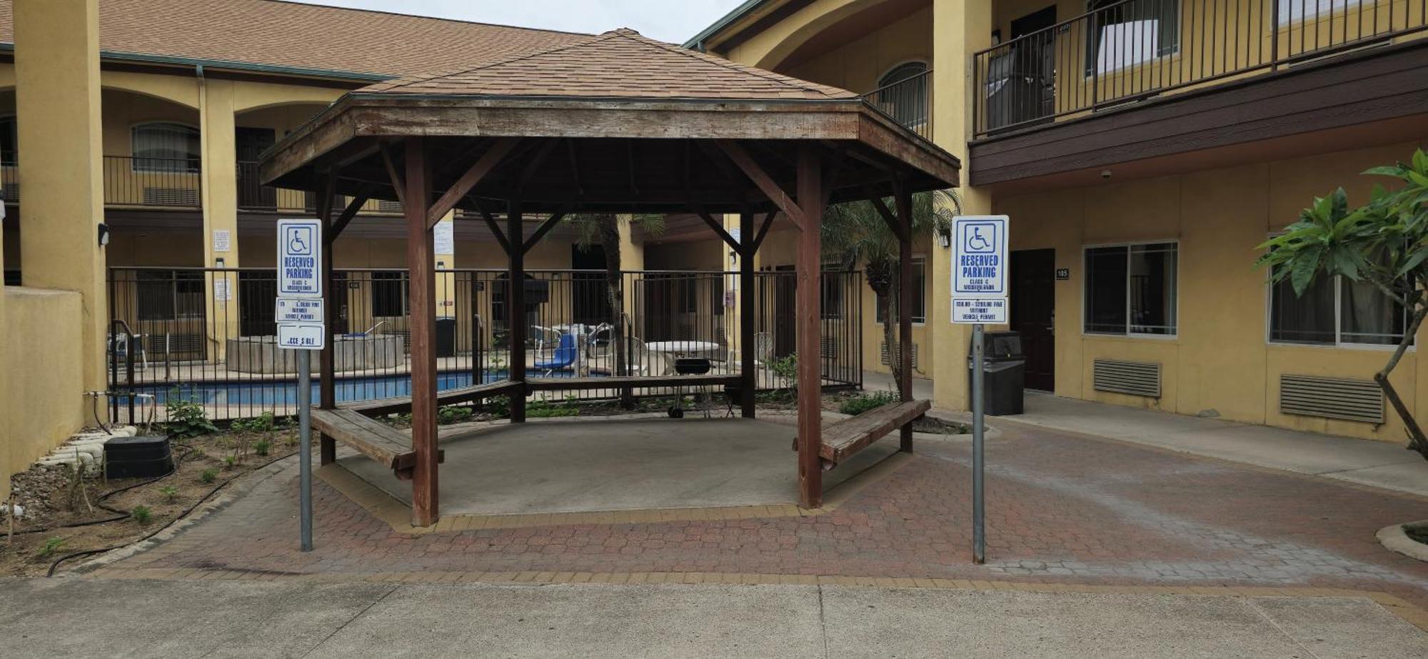 Texas Inn And Suites Rgv Edinburg Bagian luar foto