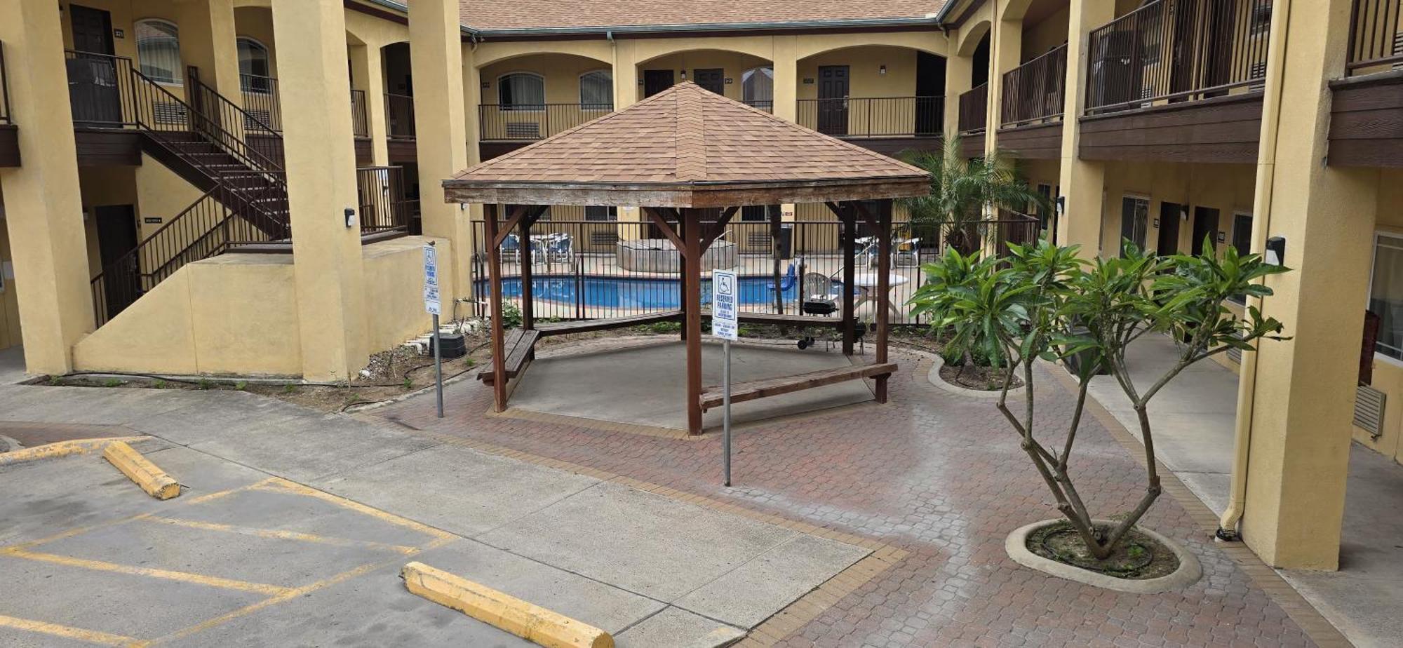 Texas Inn And Suites Rgv Edinburg Bagian luar foto