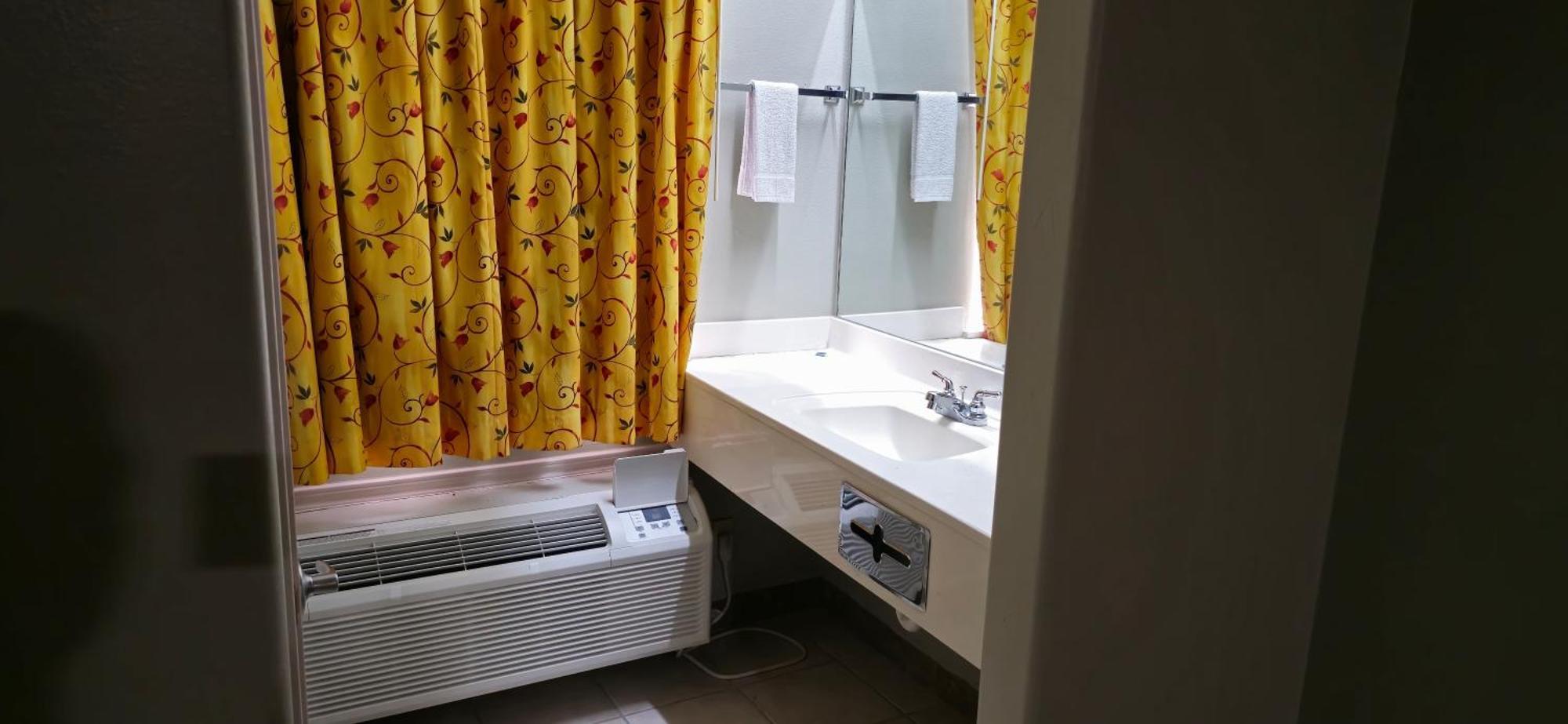 Texas Inn And Suites Rgv Edinburg Bagian luar foto