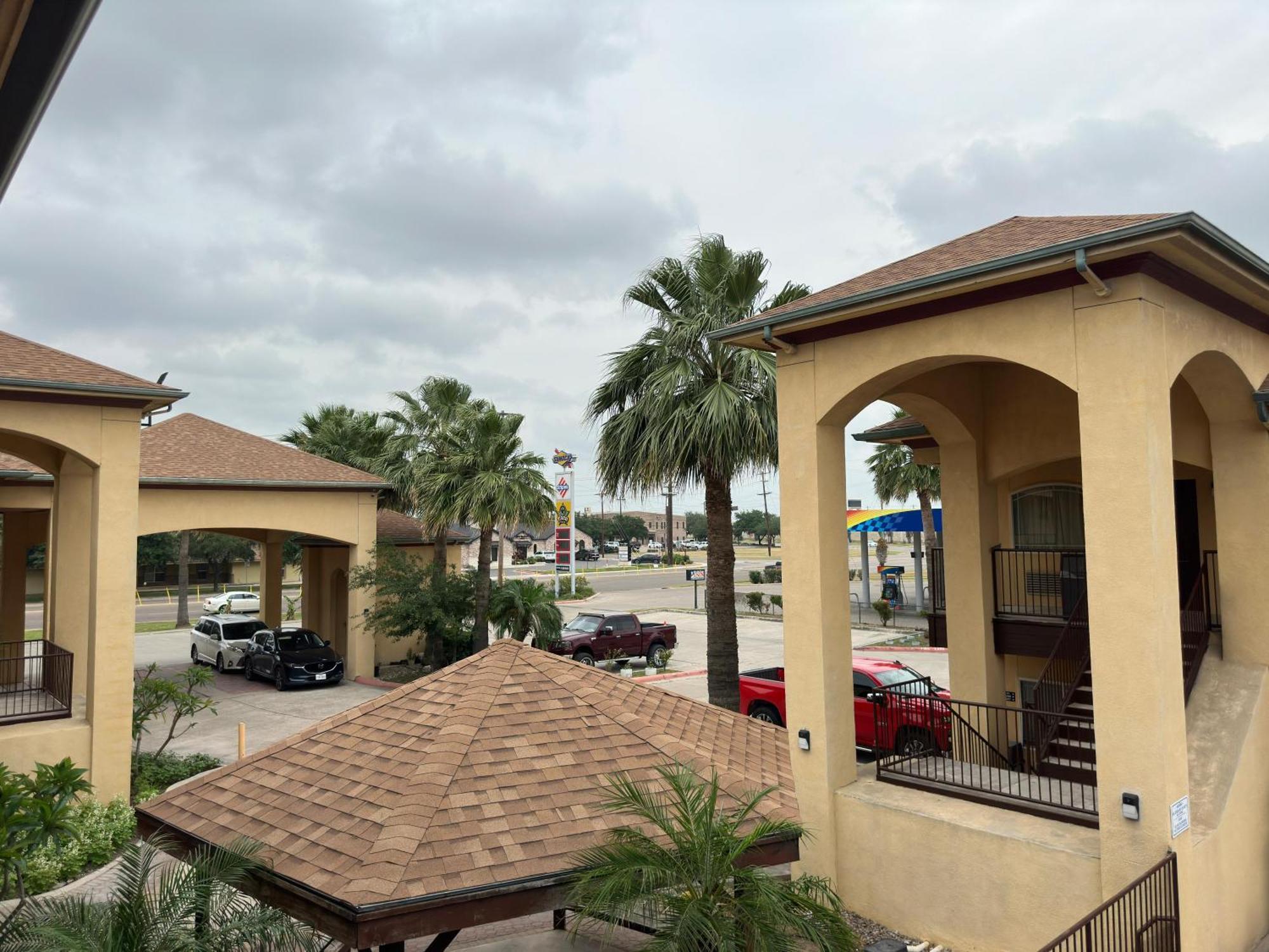 Texas Inn And Suites Rgv Edinburg Bagian luar foto