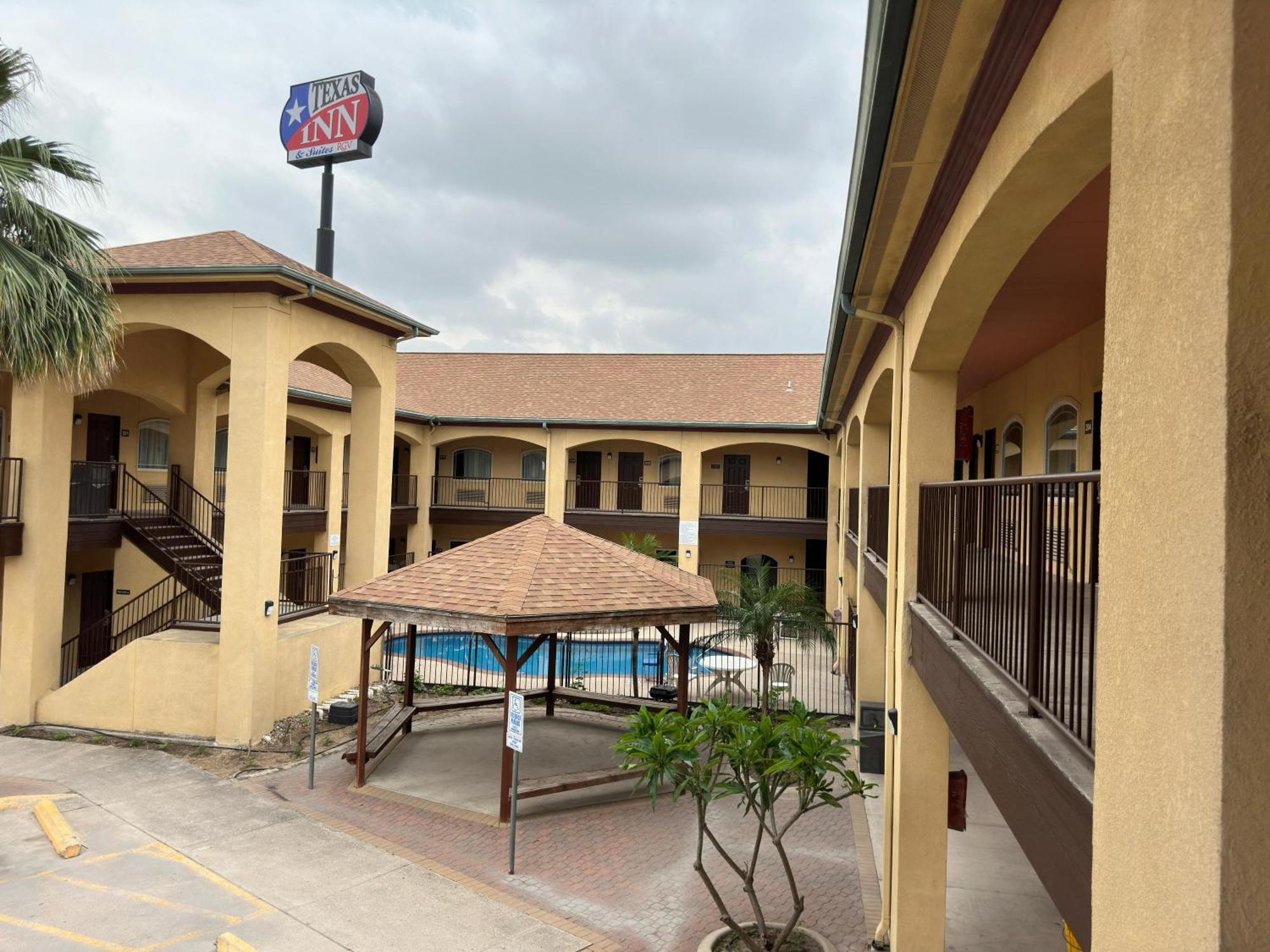 Texas Inn And Suites Rgv Edinburg Bagian luar foto